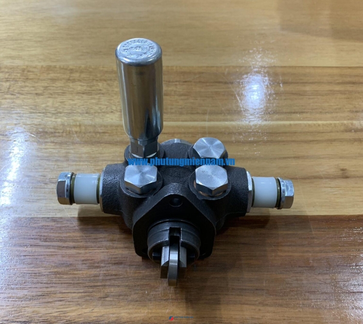 Bơm tay 371- 3 lỗ bắt ốc d=32×100