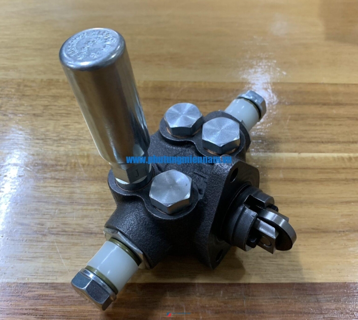 Bơm tay 371- 3 lỗ bắt ốc d=32×100