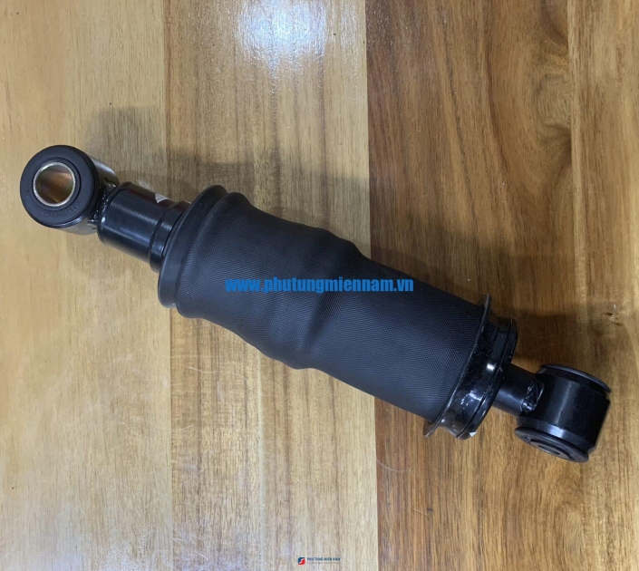 Bóng hơi trước cabin howo max