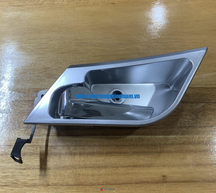 Tay mở cửa trong T5G-L