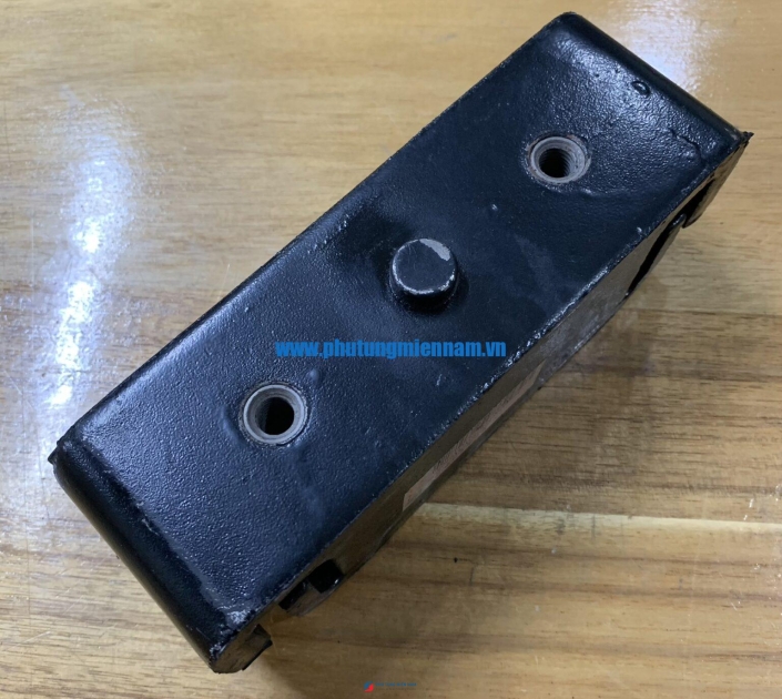 Chân máy trước A7